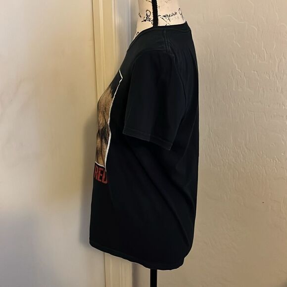 Taylor Swift Black Distressed Graphic Red Shirt - Picture 2 of 9